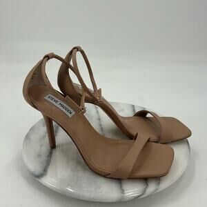 Steve Madden beige spree leather heels